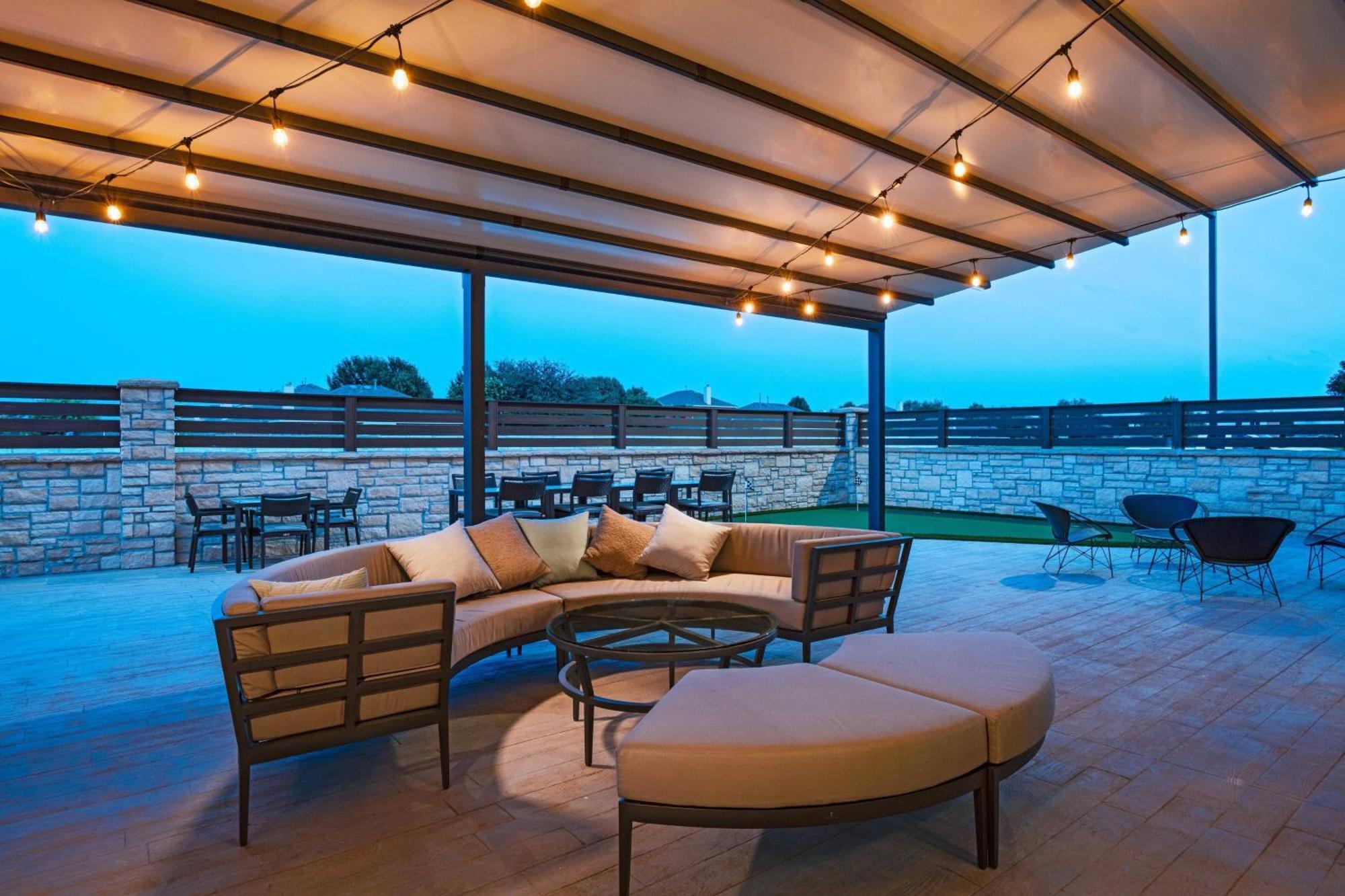 Courtyard Dallas Grand Prairie Esterno foto